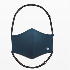 NIB Lululemon Double Strap “Night Diver” Face Mask